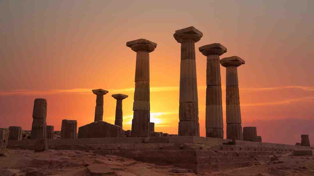 Assos