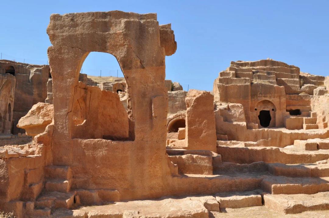 Thumbnail Image from the Dara Ancient City blog post