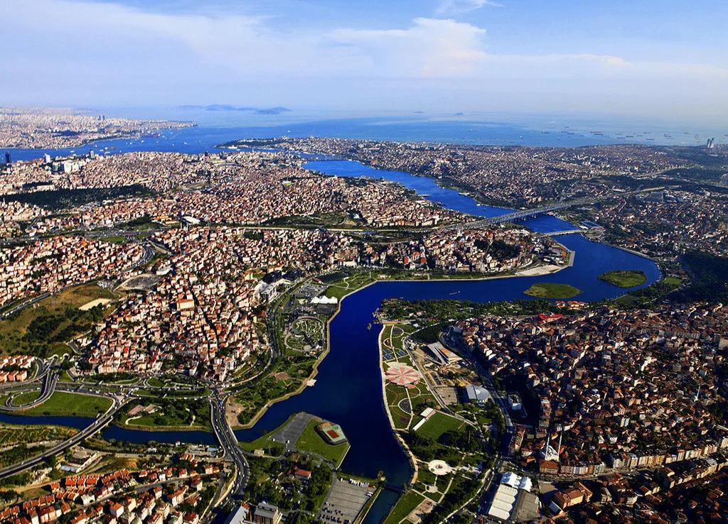 Thumbnail Image from the Golden Horn of Istanbul - Halic blog post
